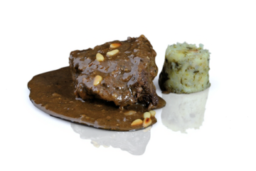 JOUE DE VEAU AVEC UNE SAUCE AU VIN ROUGE
