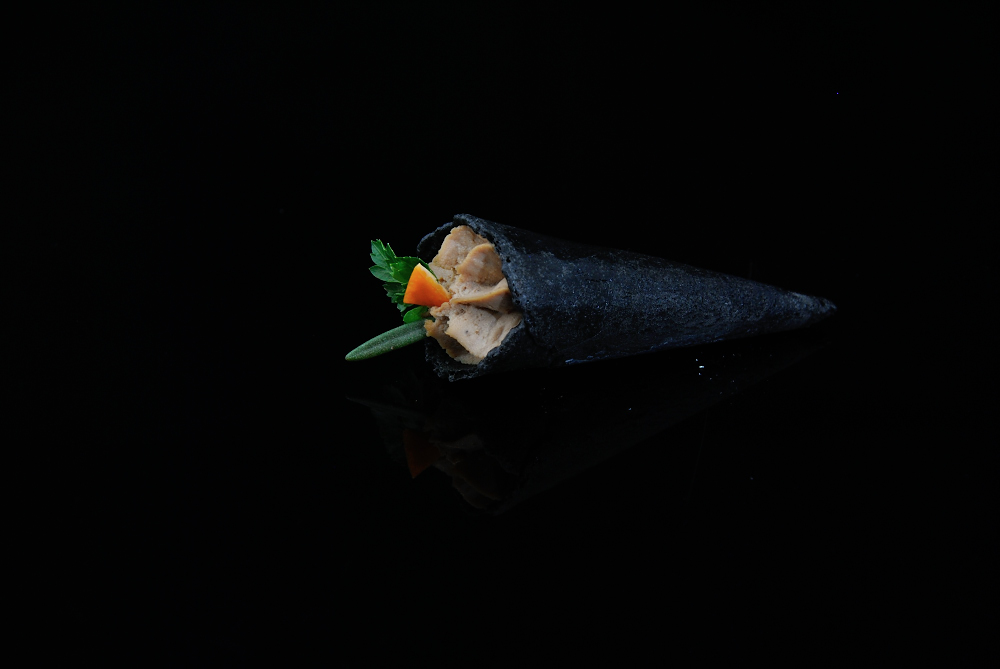 Cone de foie gras avec de la confiture de pomme