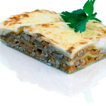 LASAGNE BOLOGNESE WITH BÉCHAMEL SAUCE AND CHEESE