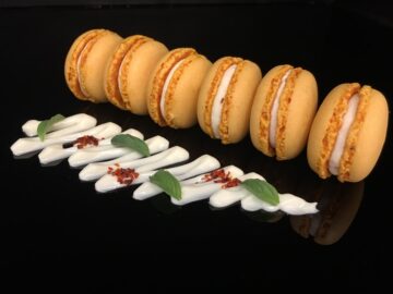 Torta del casar macaron